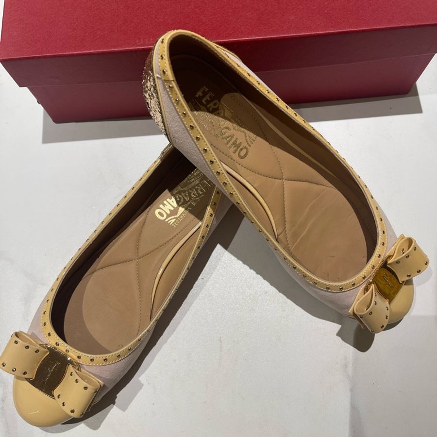 「JL精品代購」 Salvatore Ferragamo 蝴蝶結娃娃鞋/平地鞋-0