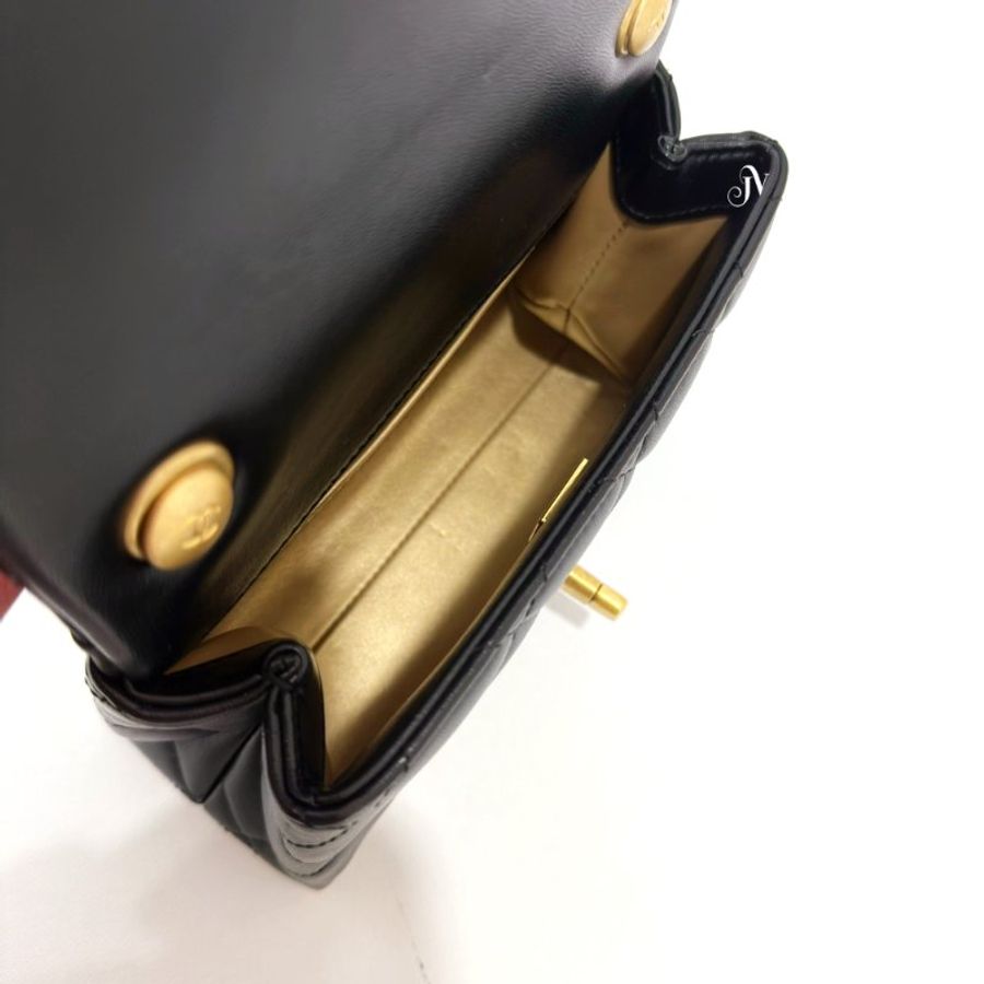 CHANEL黑羊皮雙C琺瑯釦口蓋包AS4973-6