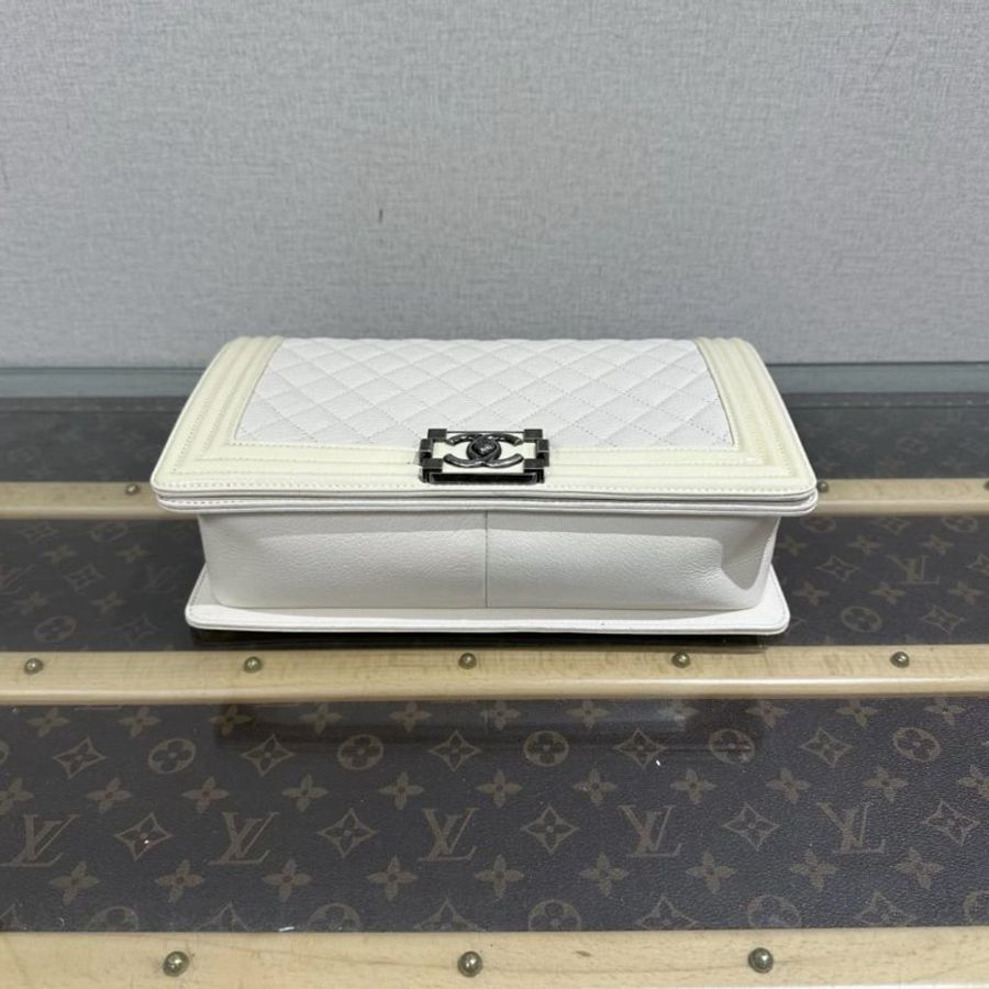 CHANEL Leboy中大號28*18*7 98新 配件保卡塵袋-3