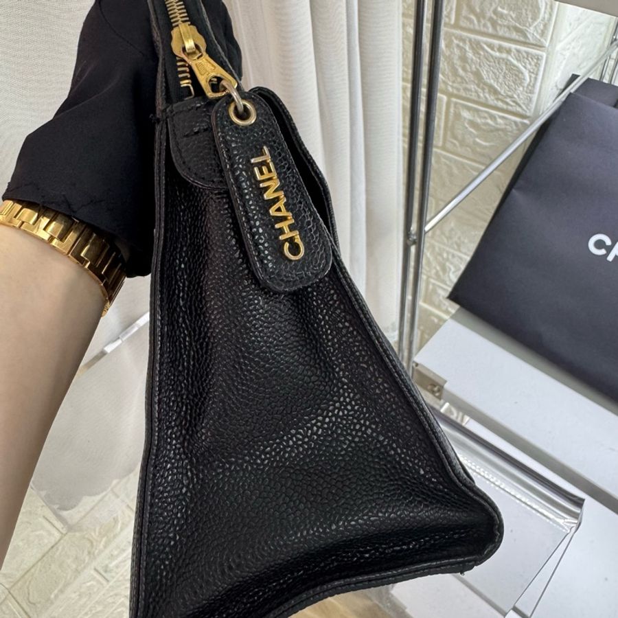 Chanel 黑金魚子醬雙c扣奶粉鏈條包帶卡-11