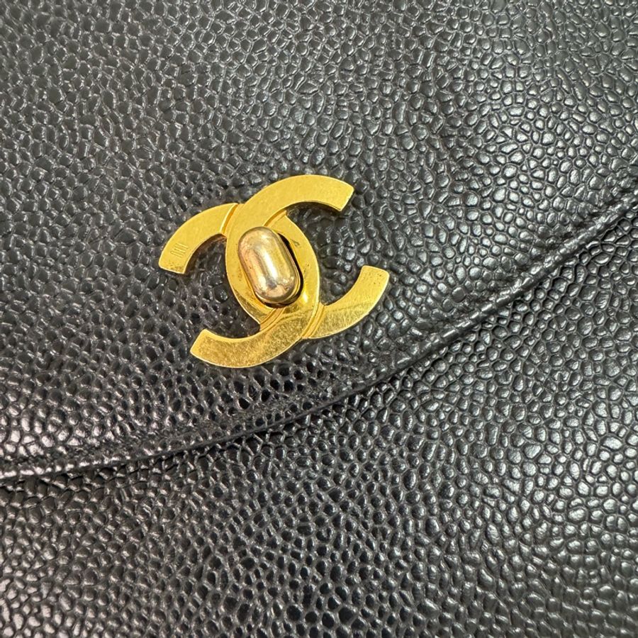 Chanel 黑金魚子醬雙c扣奶粉鏈條包帶卡-17