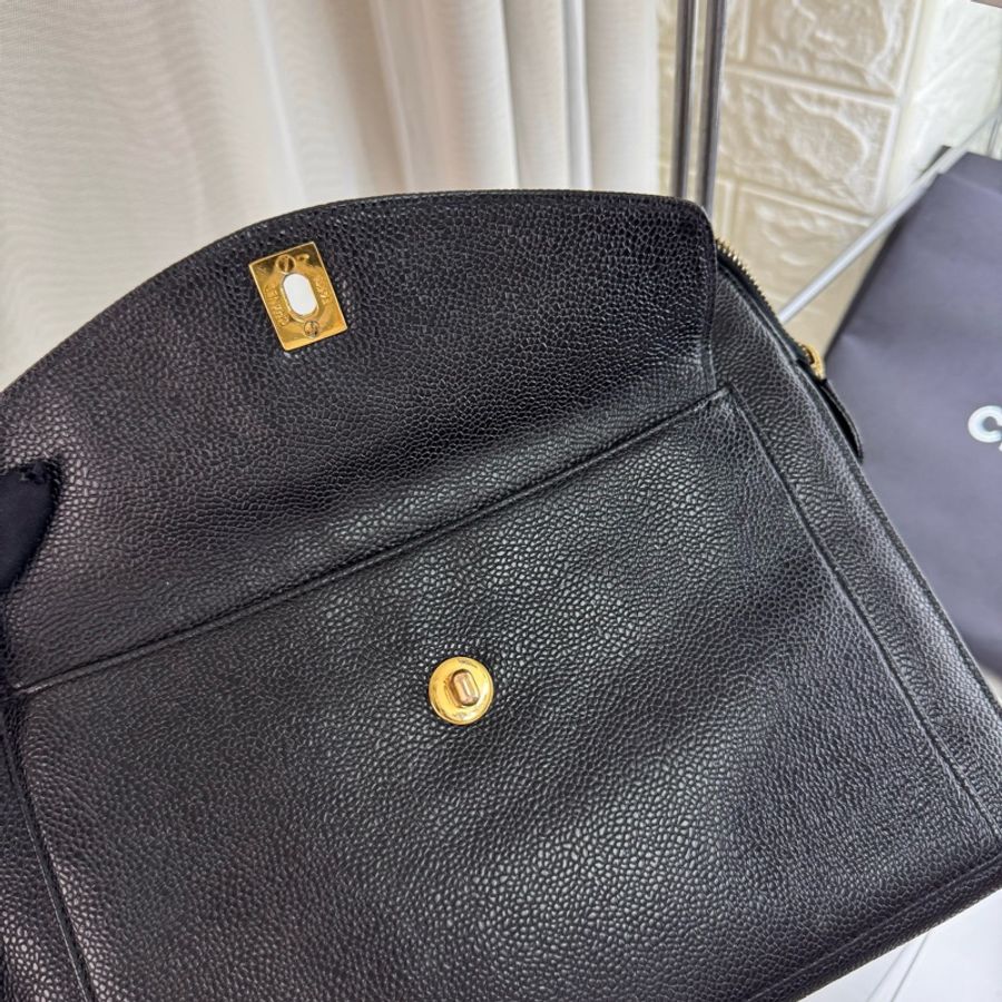 Chanel 黑金魚子醬雙c扣奶粉鏈條包帶卡-18