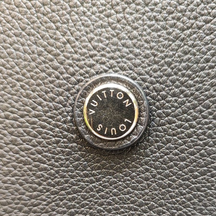 Louis Vuitton Lockme Go-20
