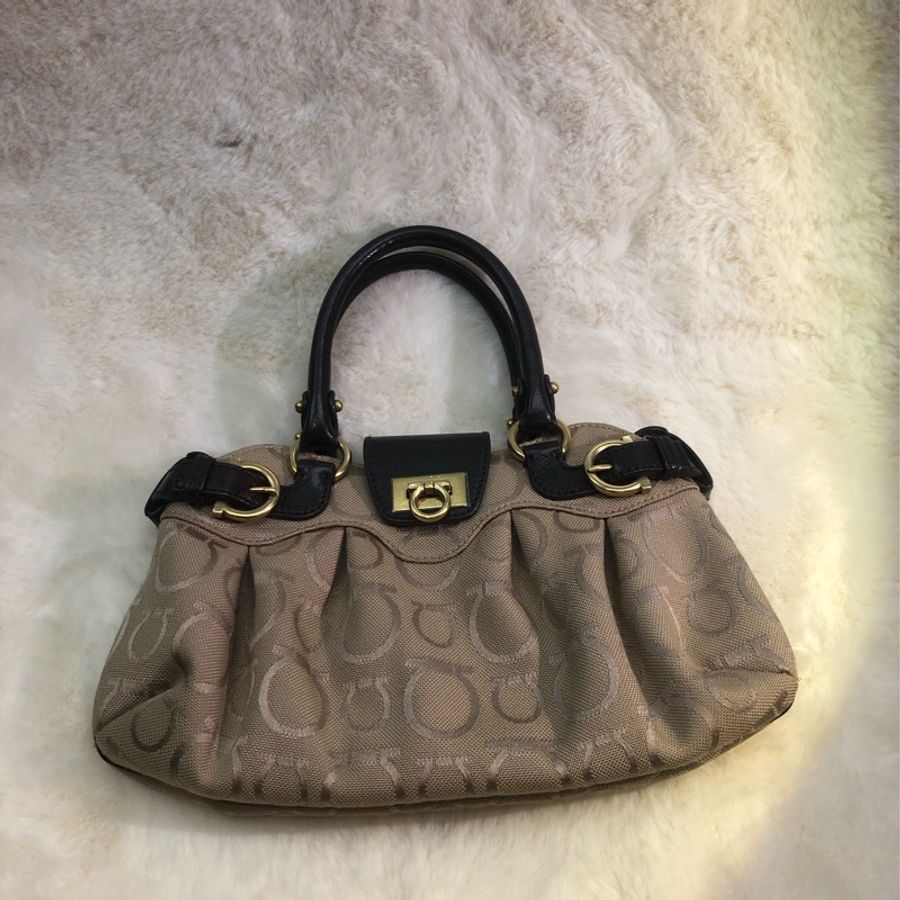 Ferragamo 老花布面 啡色手提帶 手拎包 XB363-0