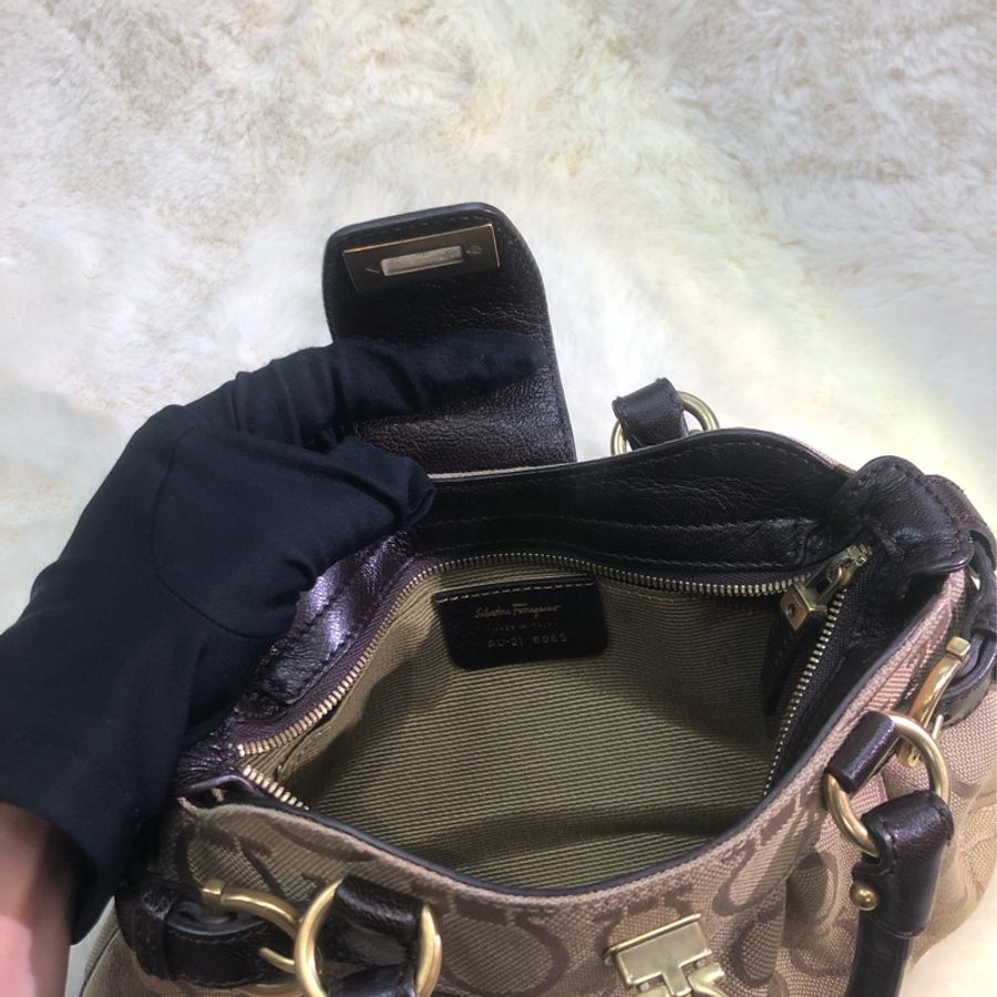 Ferragamo 老花布面 啡色手提帶 手拎包 XB363-6