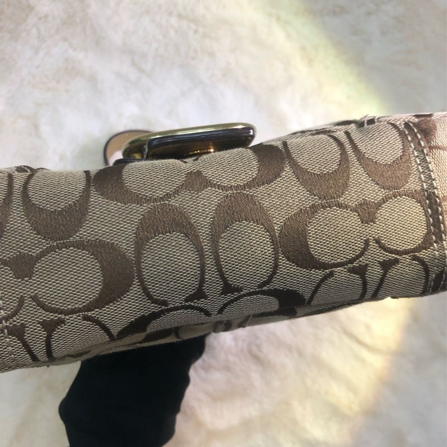 Coach 老花布面金色腋下包 XA490-51