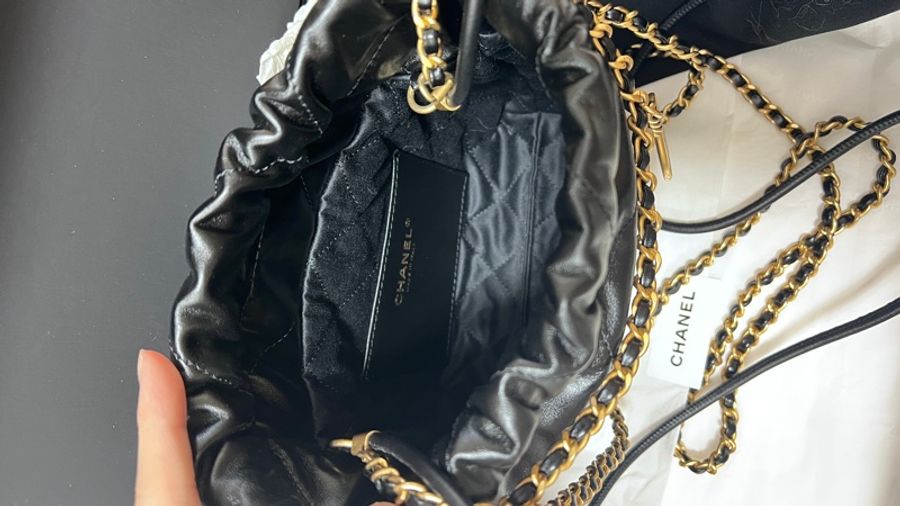Chanel 22 mini 黑金-2