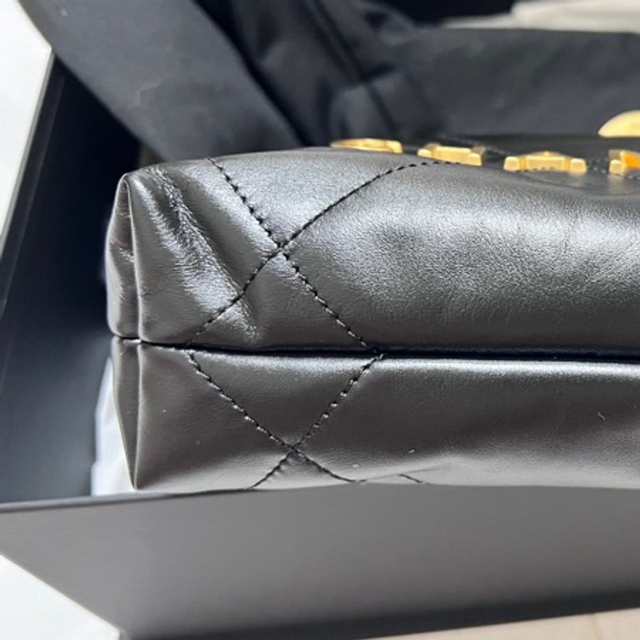 Chanel 22 mini 黑金-7