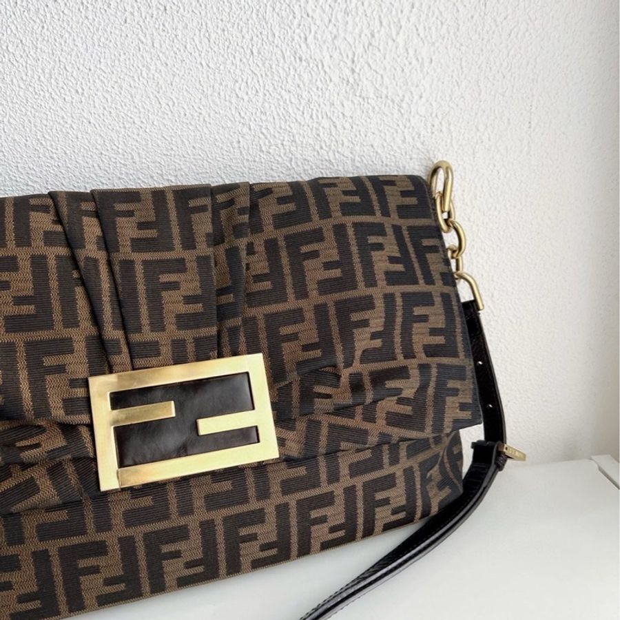 出清降價Fendi 老花ff法棍baguette 肩背斜背包-2