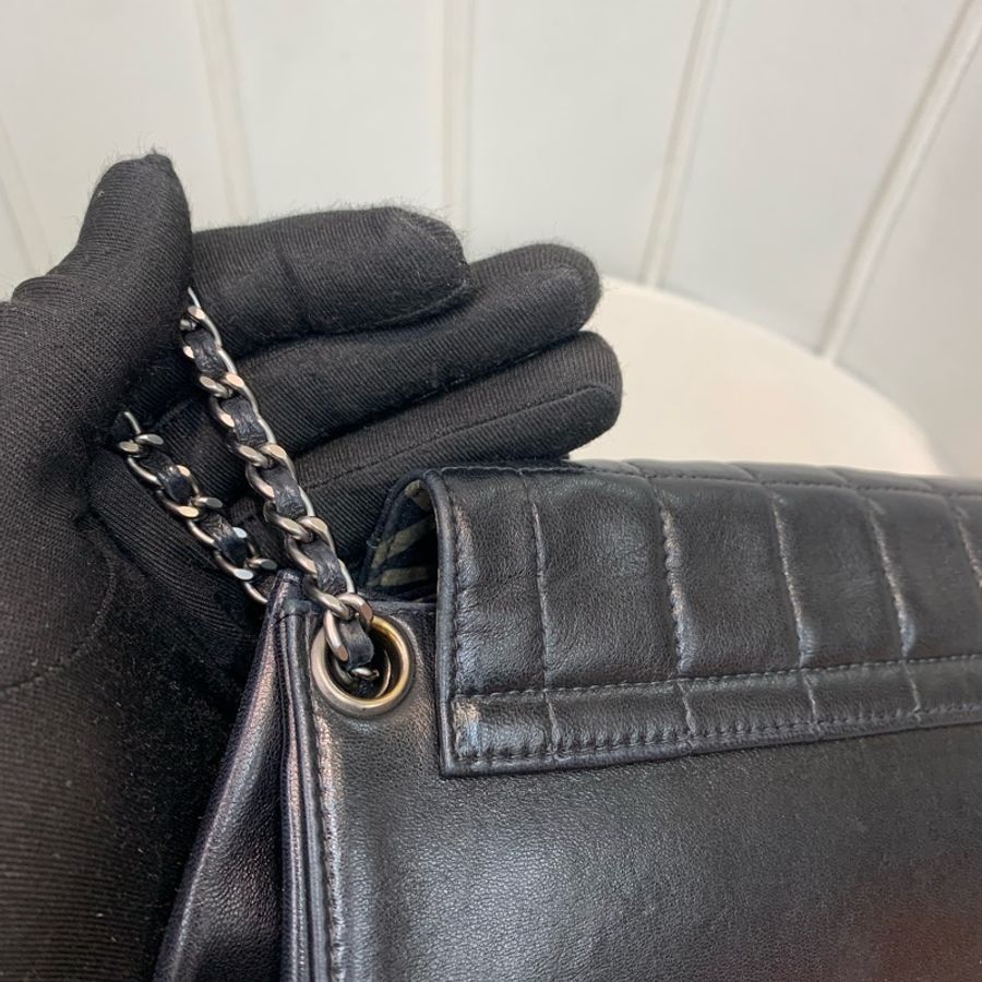 Chanel 2.55 黑色銀扣菱格 保齡球袋 銀色皮穿鏈XB547-31