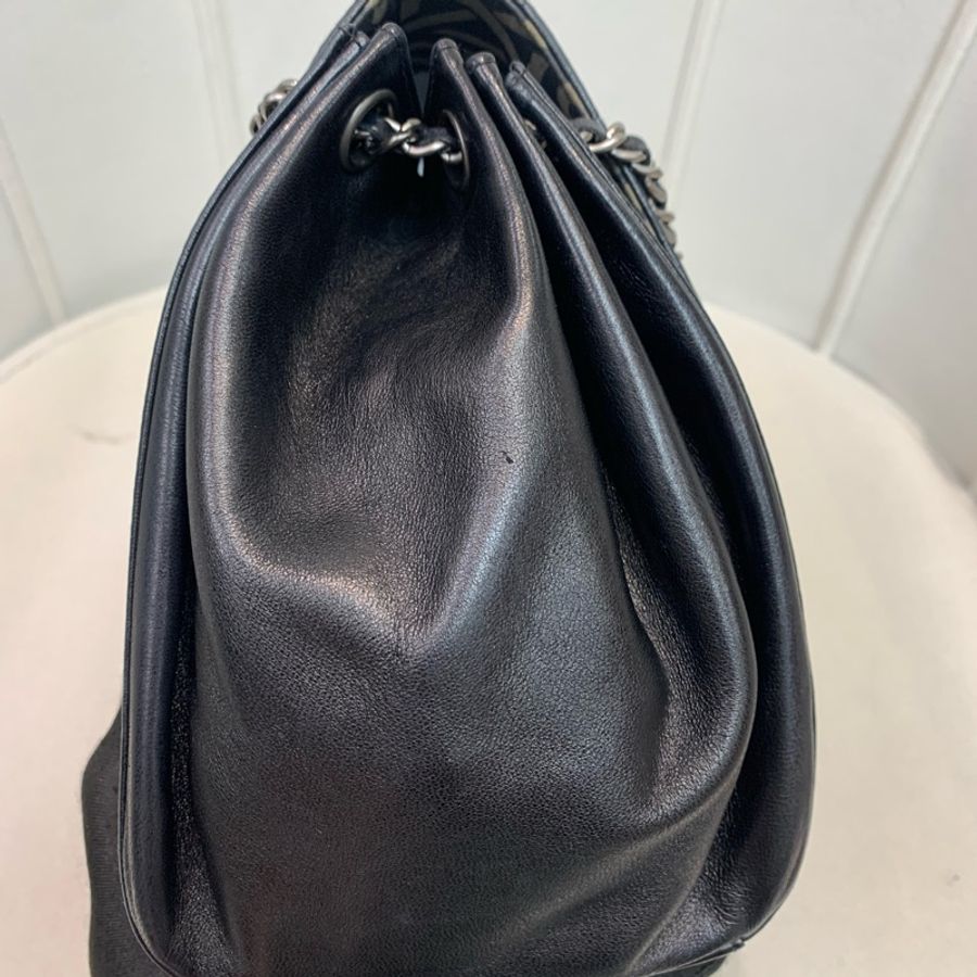 Chanel 2.55 黑色銀扣菱格 保齡球袋 銀色皮穿鏈XB547-37