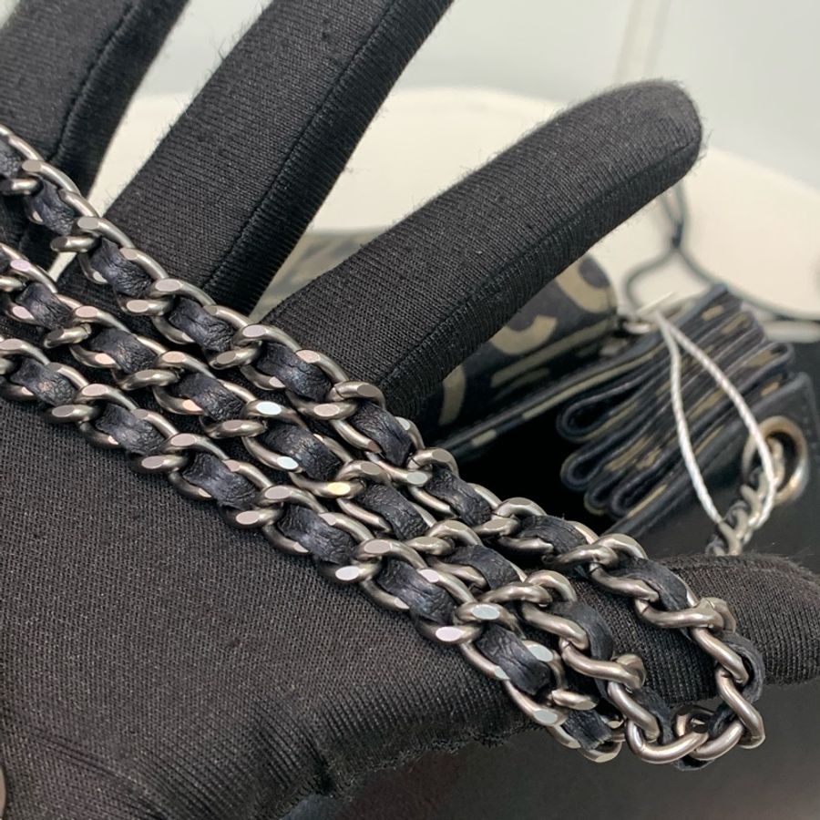 Chanel 2.55 黑色銀扣菱格 保齡球袋 銀色皮穿鏈XB547-44