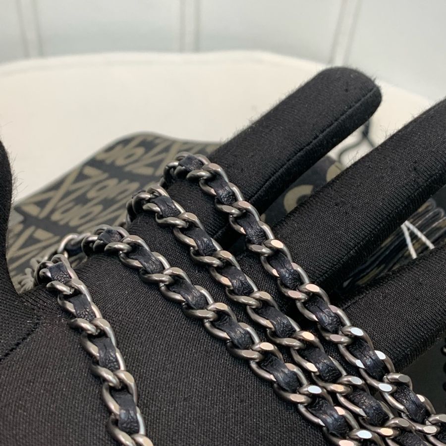 Chanel 2.55 黑色銀扣菱格 保齡球袋 銀色皮穿鏈XB547-46