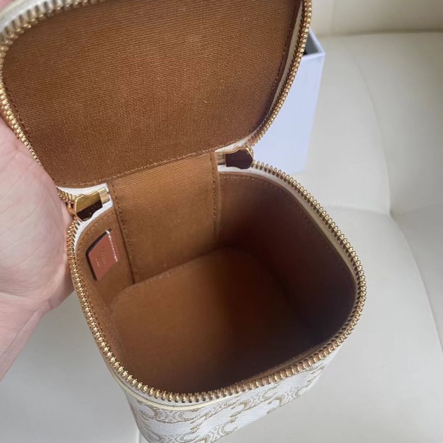 Celine 白花凱旋門 mini 化妝包 精緻可愛百搭 穿搭的神-4