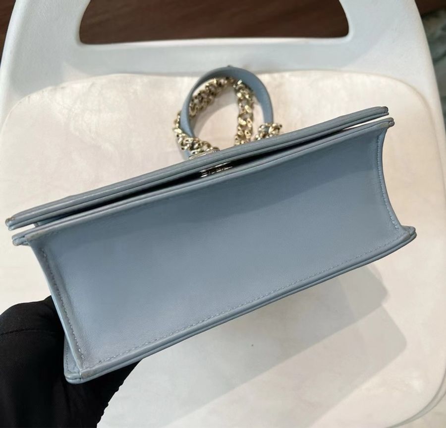 Dior rama 色卯釘盾牌包-6