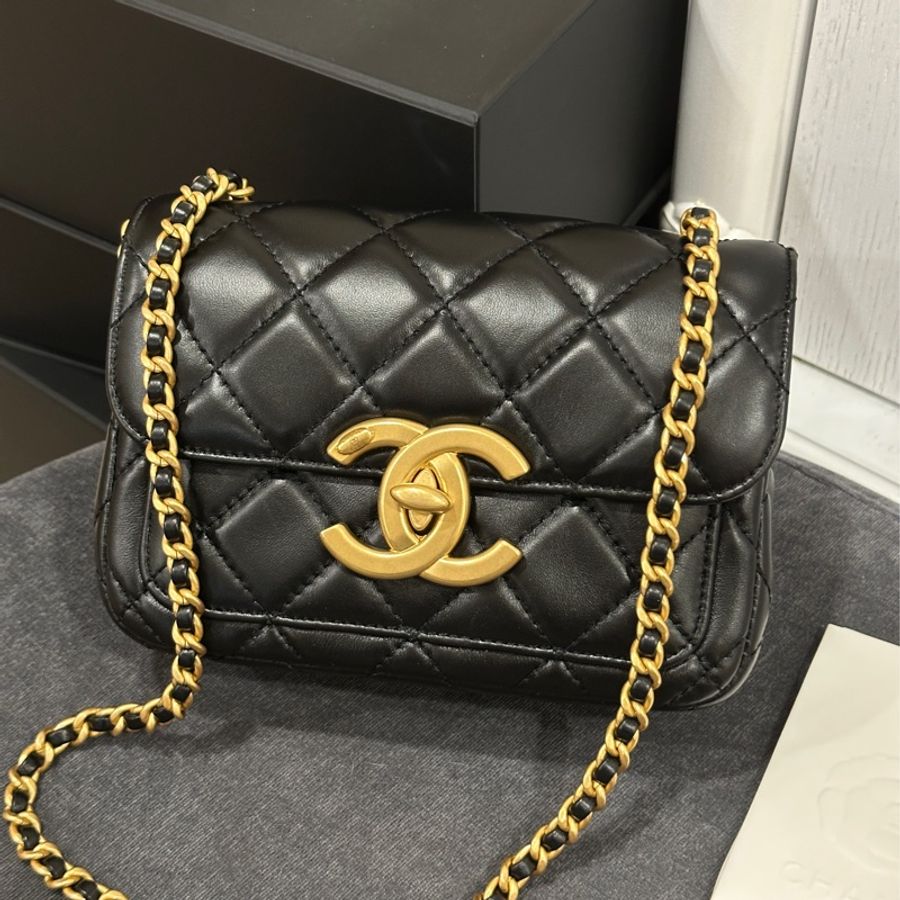 Chanel 24b黑金方胖子大logo 芯片款 #專櫃22萬入手🈶購證 #近新閒置帶膜-12