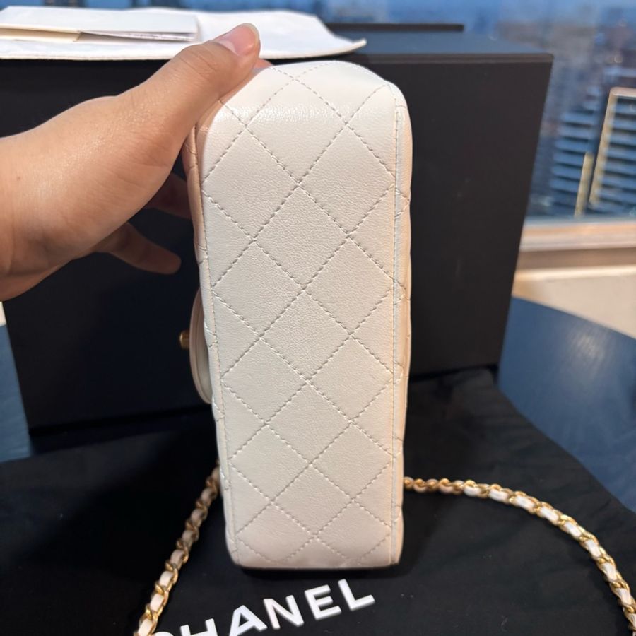 絕美新款🈶購證🆕Chanel白色金球羊皮mini cf鏈條斜挎單肩包🐑-11