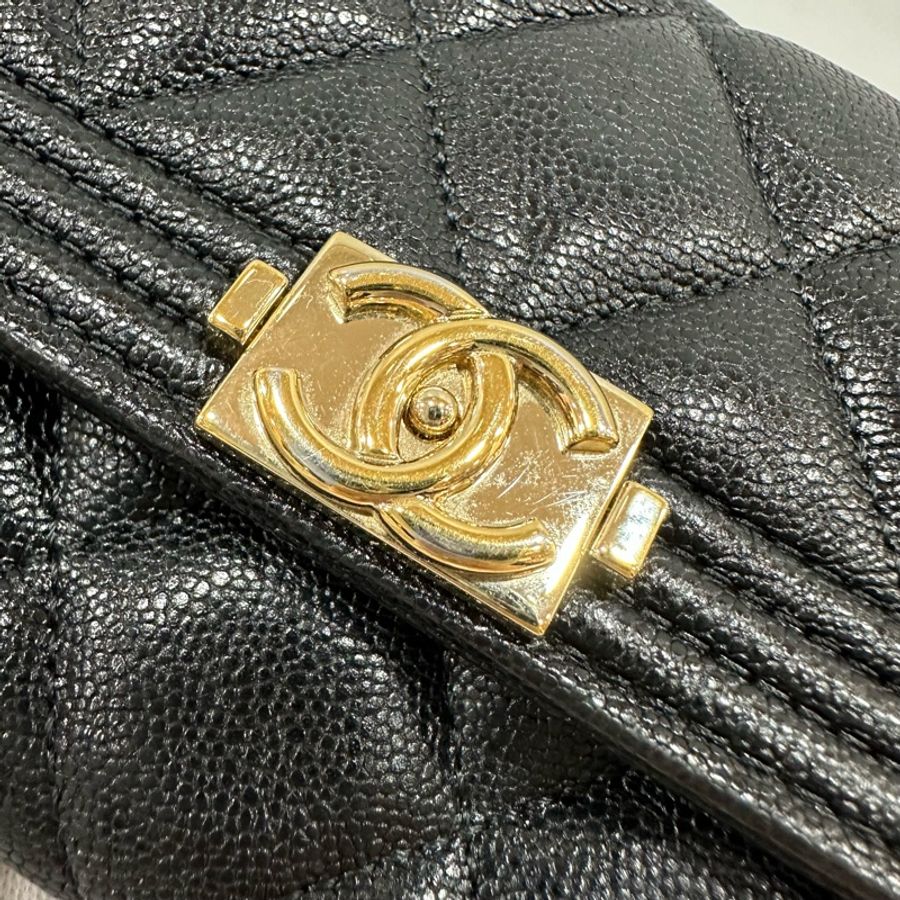 chanel 黑荔枝皮金釦中夾 boy-15