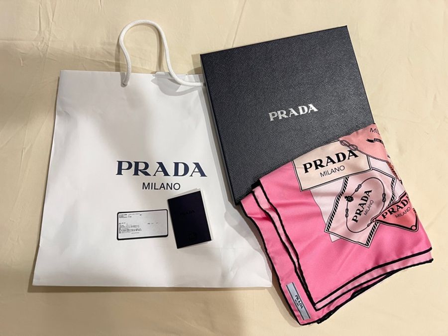 PRADA 滿版印花百搭絲巾-0