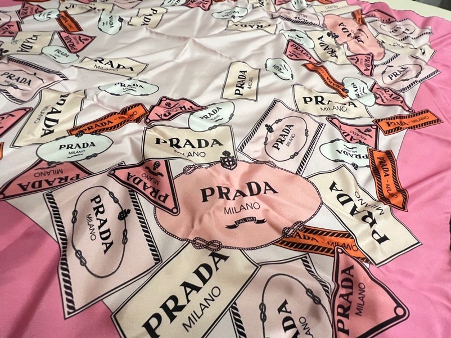PRADA 滿版印花百搭絲巾-2