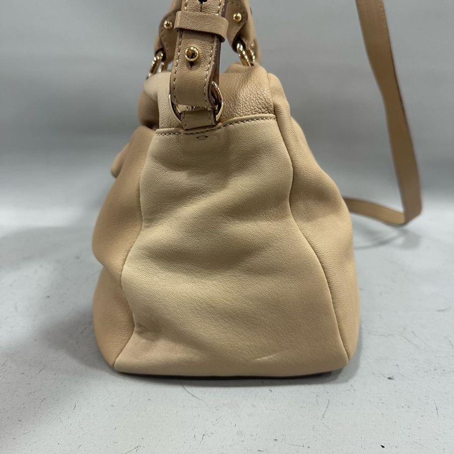 ferragamo 奶茶色蝴蝶結肩背手提包-5