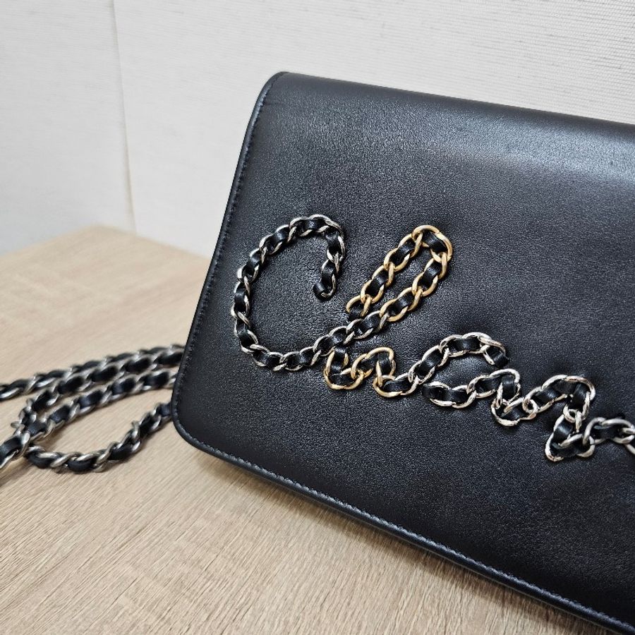 [絕版皮穿鏈Logo❣️] Chanel香奈兒皮穿鏈書寫WOC斜背包-22
