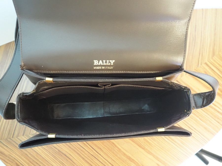 Bally 牛皮肩背包-4