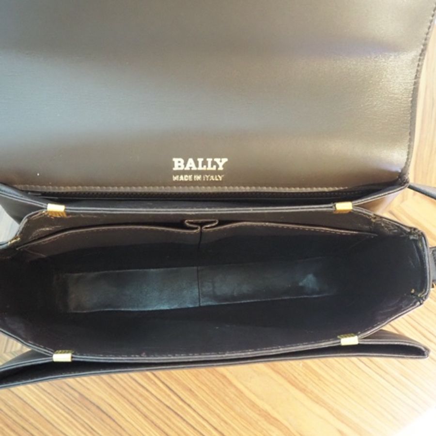 Bally 牛皮肩背包-9