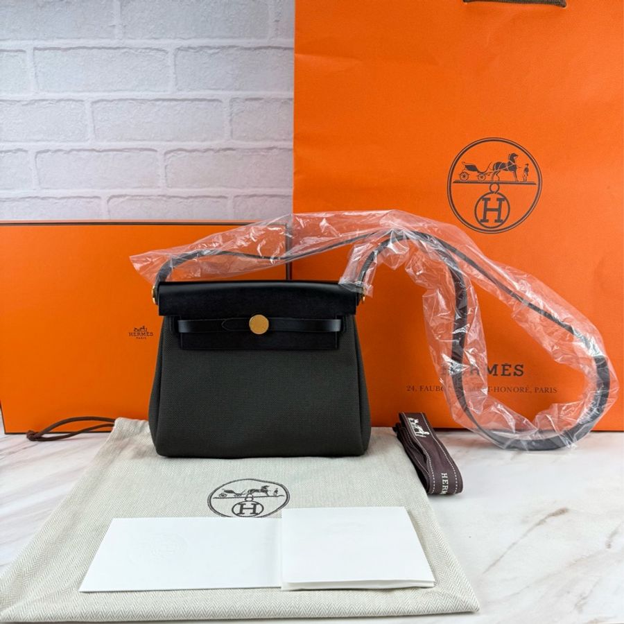 愛馬仕 Hermès Mini Herbag Zip 20 dark bronze 黑➕黑銅色 金釦 肩背包/ 斜背包-0