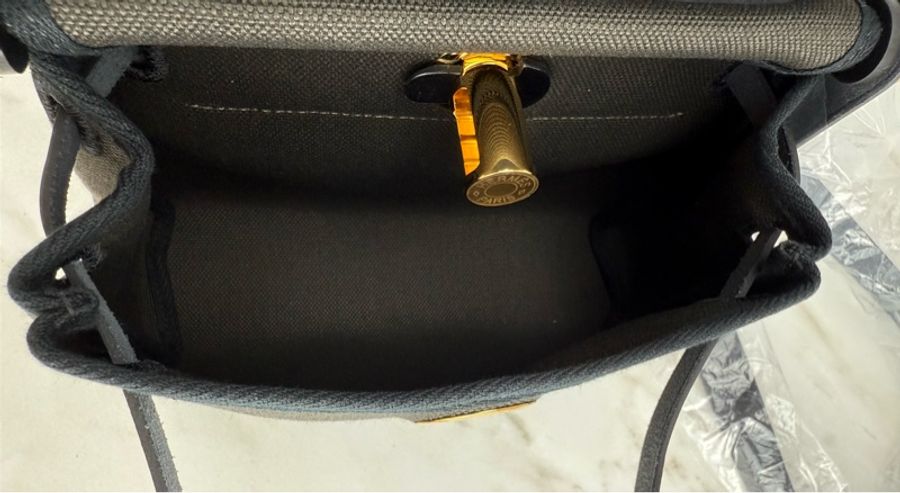 愛馬仕 Hermès Mini Herbag Zip 20 dark bronze 黑➕黑銅色 金釦 肩背包/ 斜背包-8
