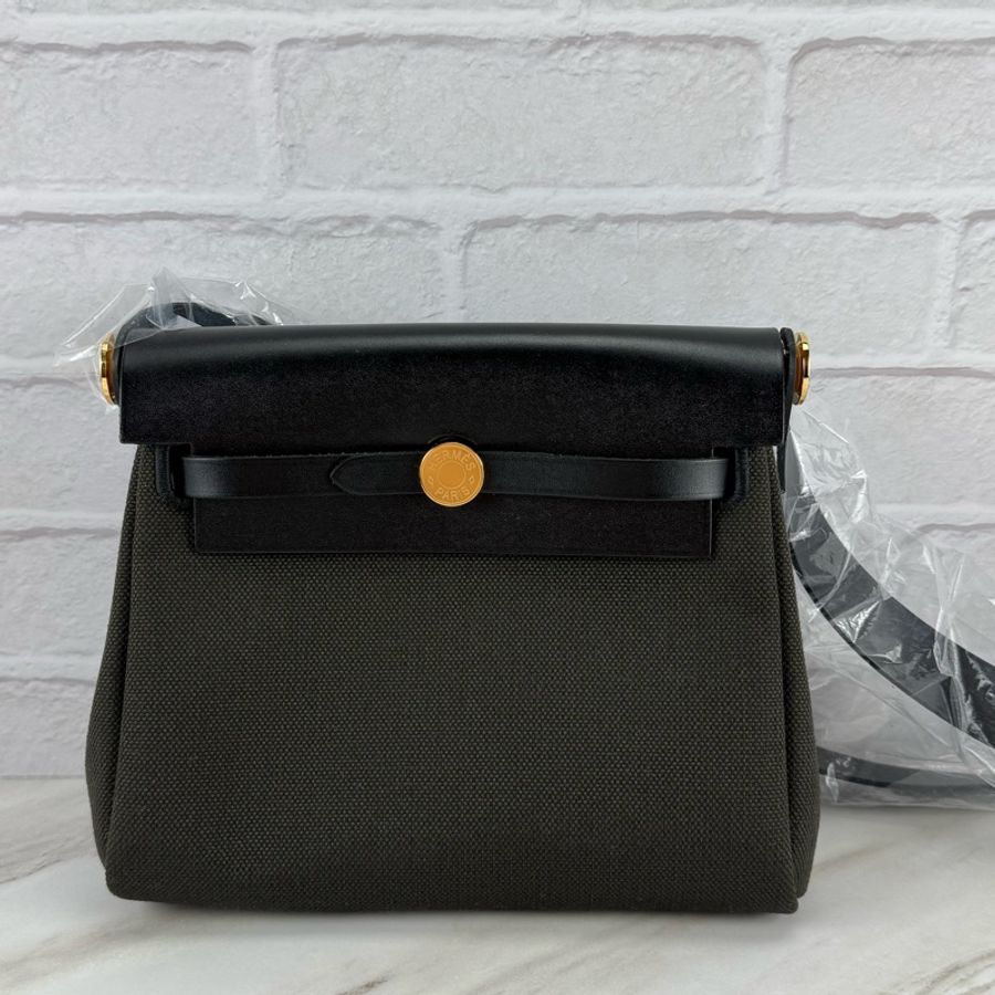 愛馬仕 Hermès Mini Herbag Zip 20 dark bronze 黑➕黑銅色 金釦 肩背包/ 斜背包-18