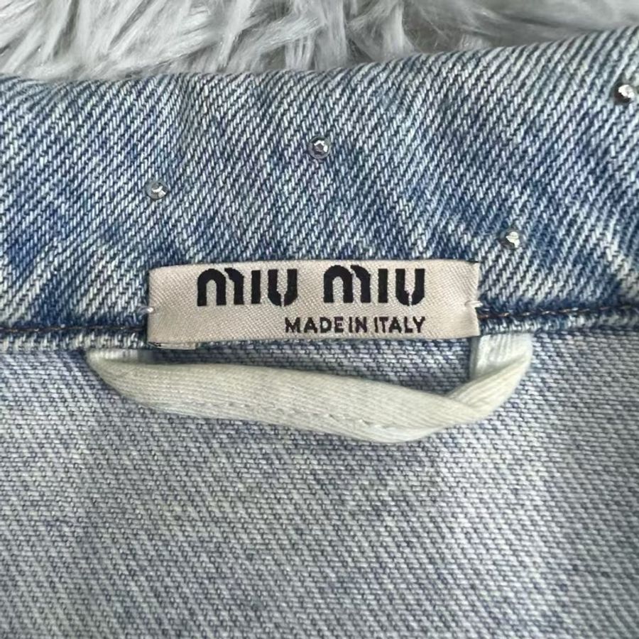 MIU MIU 破壞藍色牛仔外套 專櫃快9w 這裡又新又便宜-2