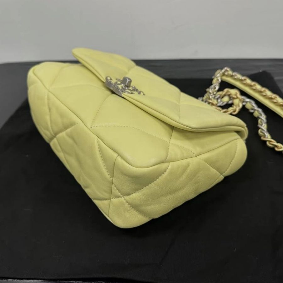 CHANEL 羊皮銀扣黃色19bag 26*16*9 98新 配件盒子塵袋購證-4