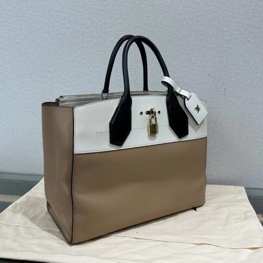 LV citysteamer金扣手提斜背包34*26*17 98新 配件塵袋-1