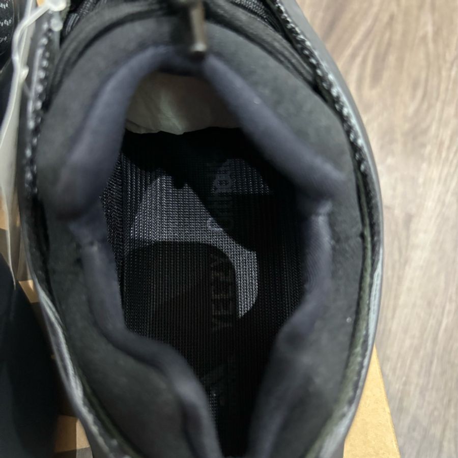 adidas 700 v3  夜光黑武士-2