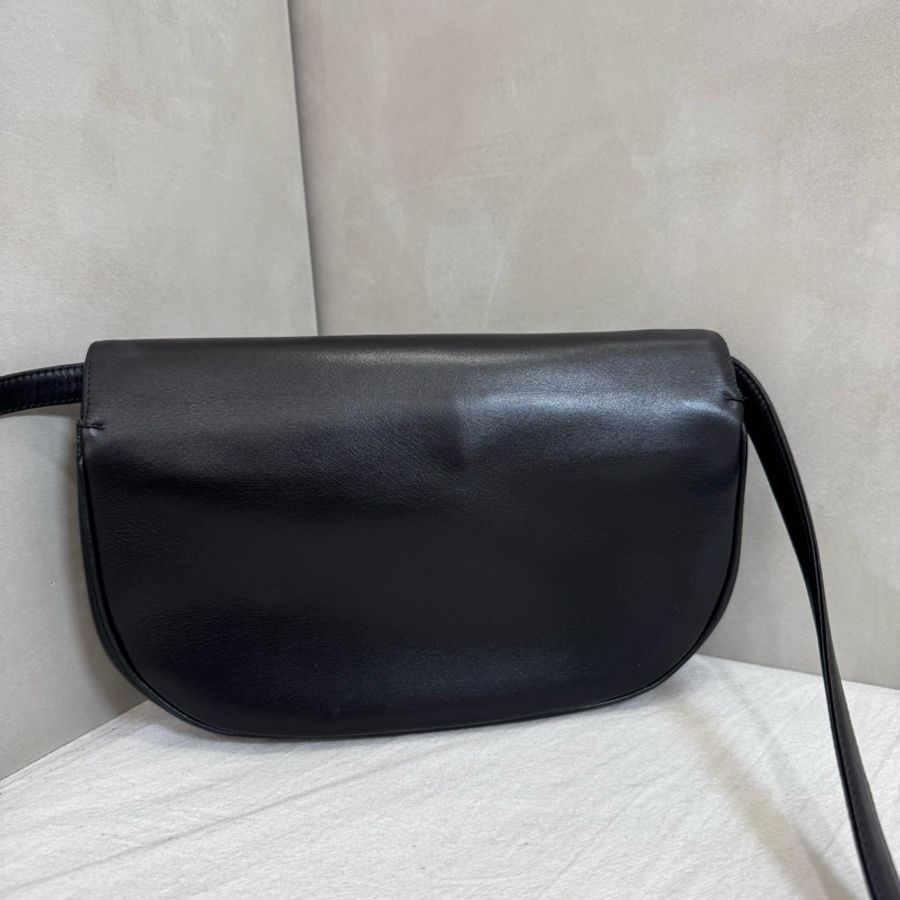 Dior 立體CD 黑色皮革斜背包-4