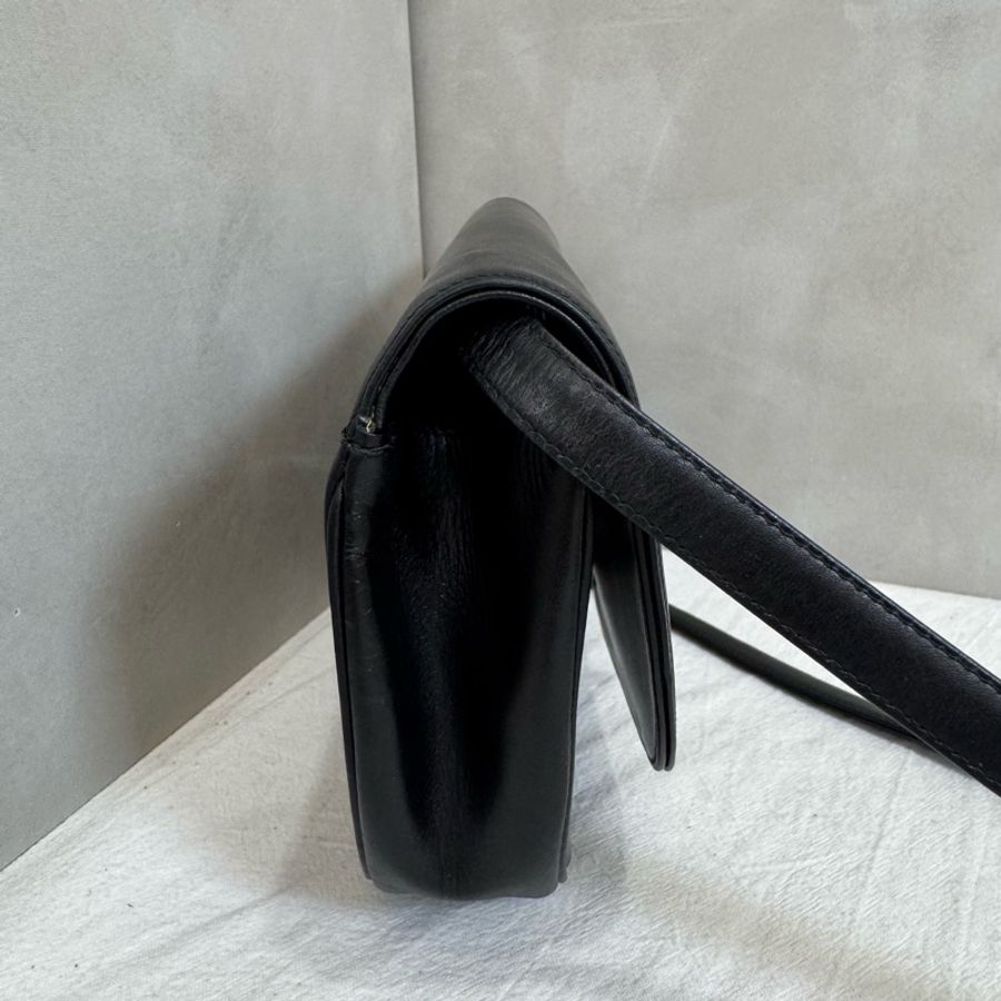 Dior 立體CD 黑色皮革斜背包-6