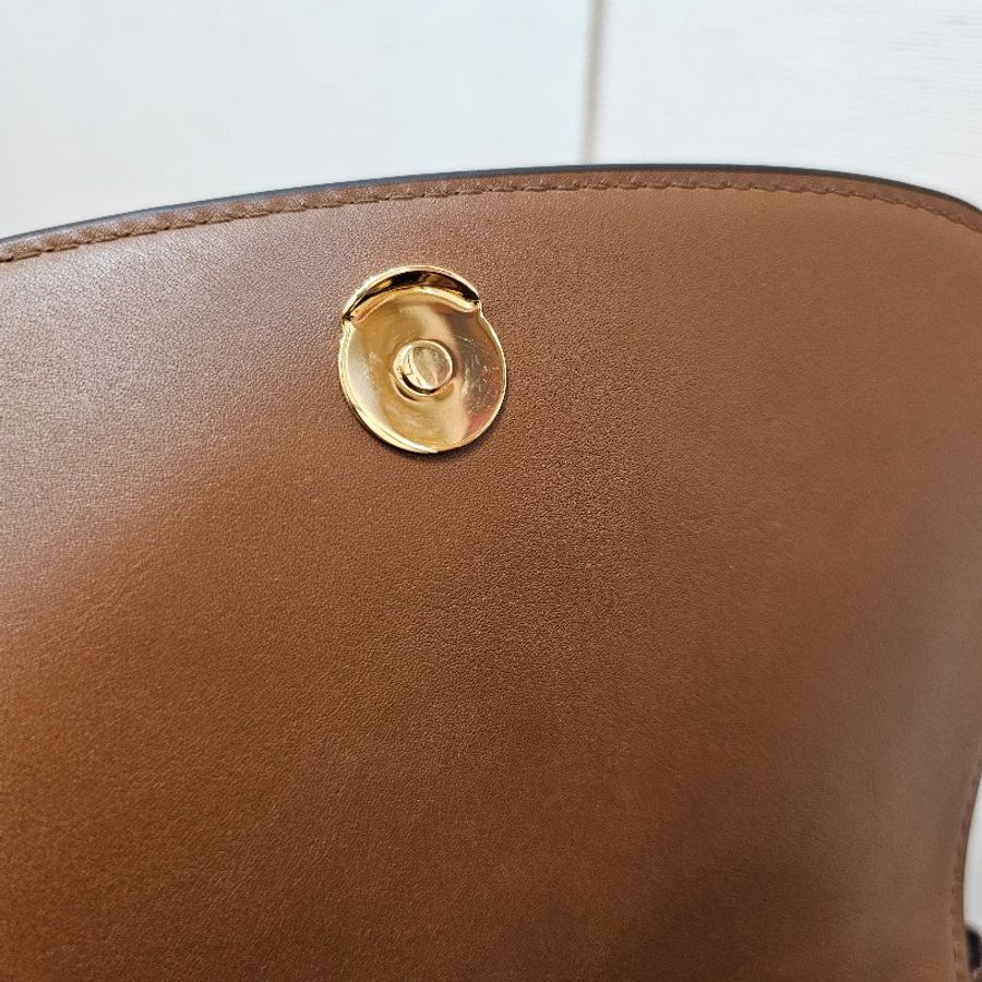 [新款新到❣️] Gucci 棕色金釦Blondie小號斜背包-20
