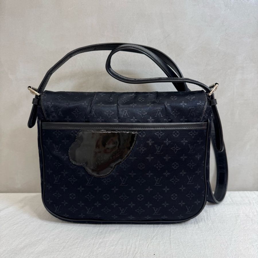 Louis Vuitton 限量款童話系列 黑色緞面斜背包-3