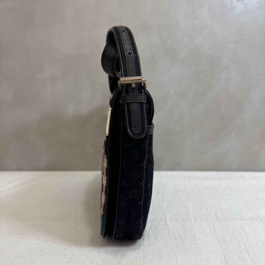 Louis Vuitton 限量款童話系列 黑色緞面斜背包-4