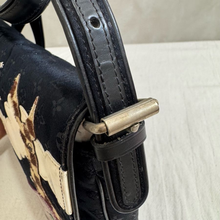 Louis Vuitton 限量款童話系列 黑色緞面斜背包-7