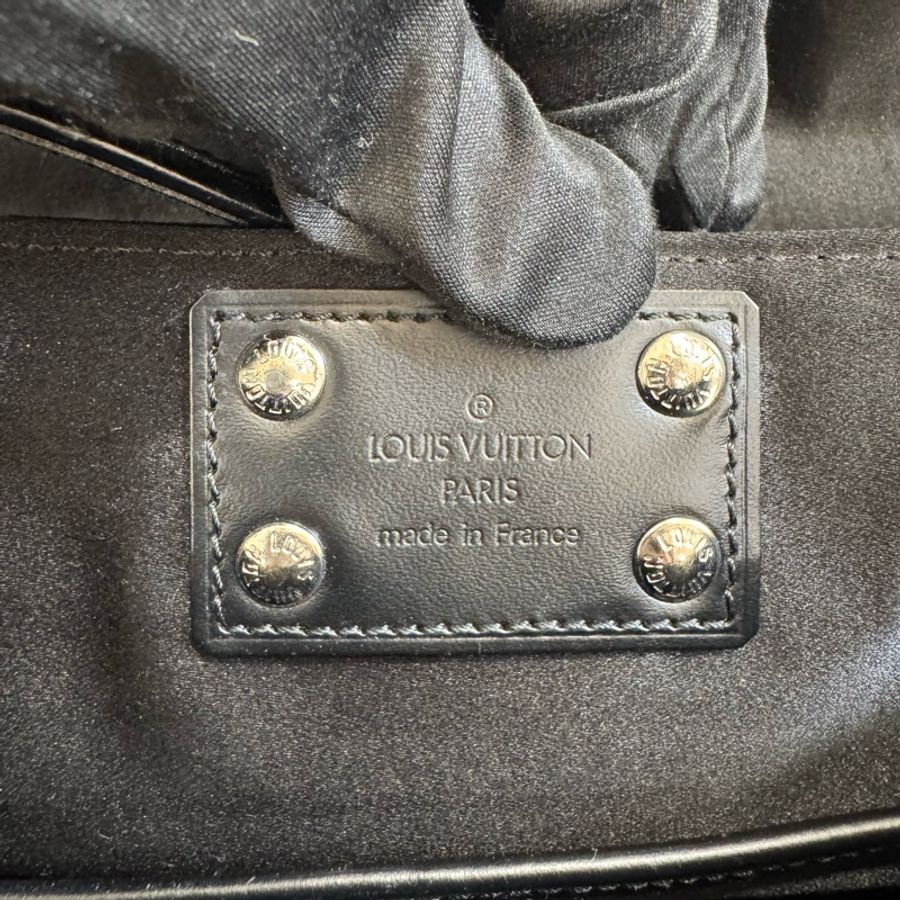 Louis Vuitton 限量款童話系列 黑色緞面斜背包-14