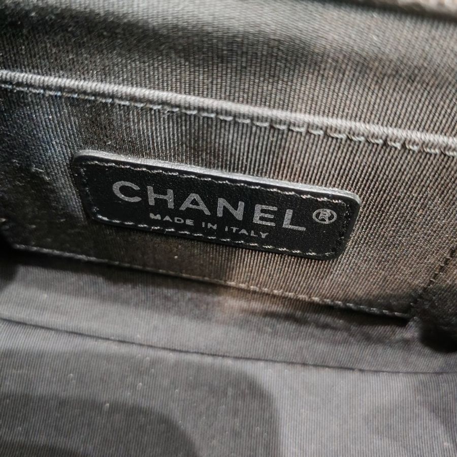 Chanel so black-14