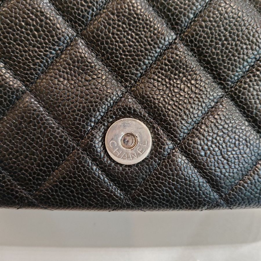 Chanel so black-21
