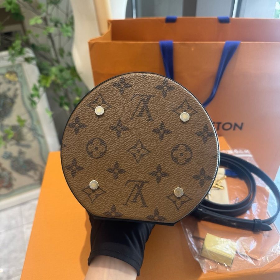 LV 老花芯片款發財桶手提斜挎包 尺寸約15 x 17 x 15-2