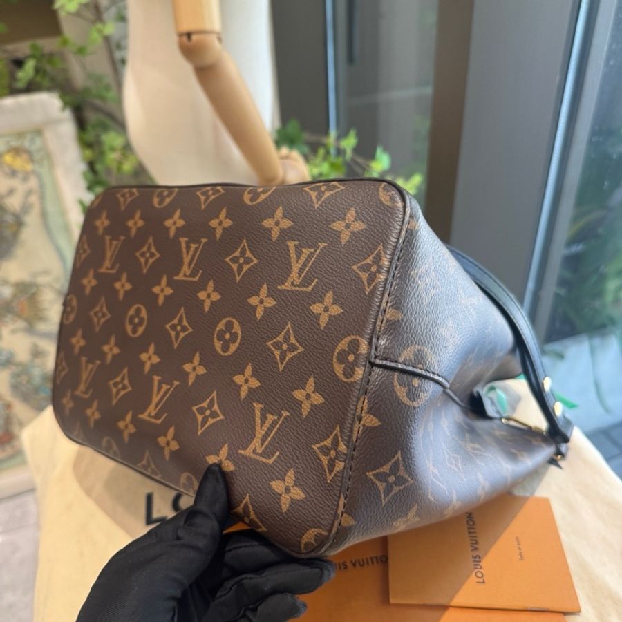 LV 老花黑色水桶包 尺寸約26.0x 26.0x 17.5 cm-4