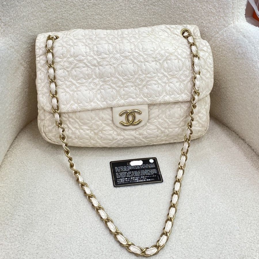 Chanel /香奈兒 vintage浮雕南瓜機場包 軟軟亮亮的油蜡皮質 超有質感 奶白色很耀眼 時髦又好看 日常凹造型妥妥滴 鐳射12開-7
