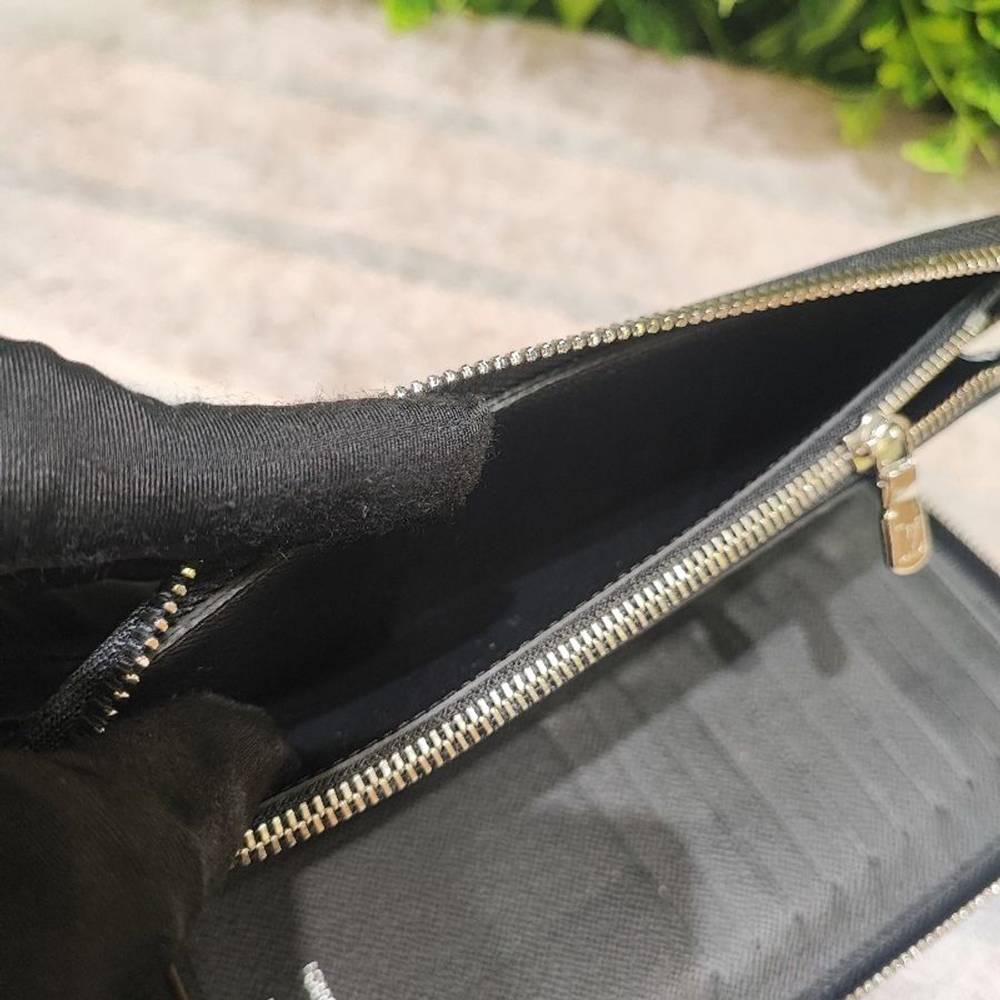 Louis Vuitton Zippy Vertical-12
