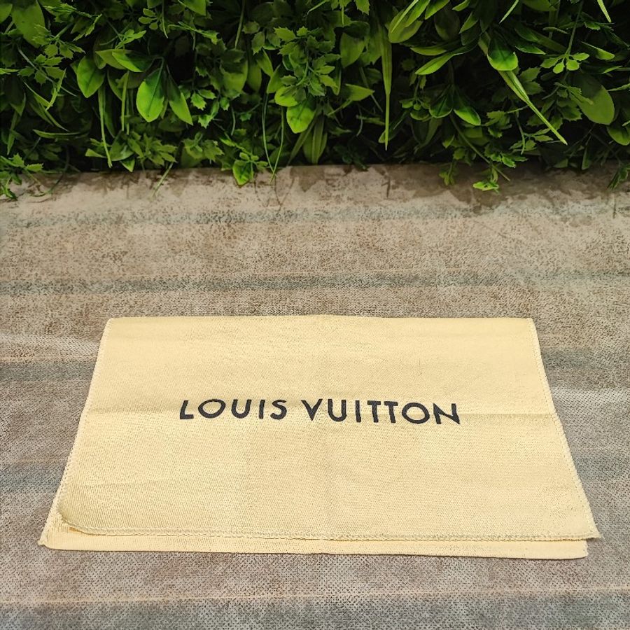 Louis Vuitton Zippy Vertical-16