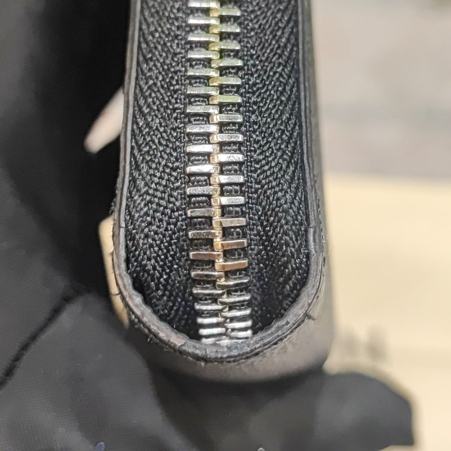 Louis Vuitton Zippy Vertical-17